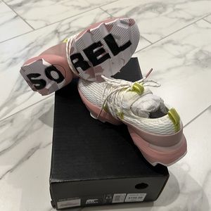 Sorel Kinetic Impact Lace Sneakers // WHITE & PINK NIB